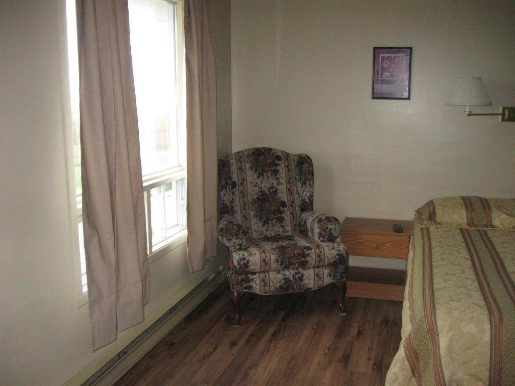 ביי - סאינטה - קתרין Motel De La Pointe Aux Bouleaux מראה חיצוני תמונה