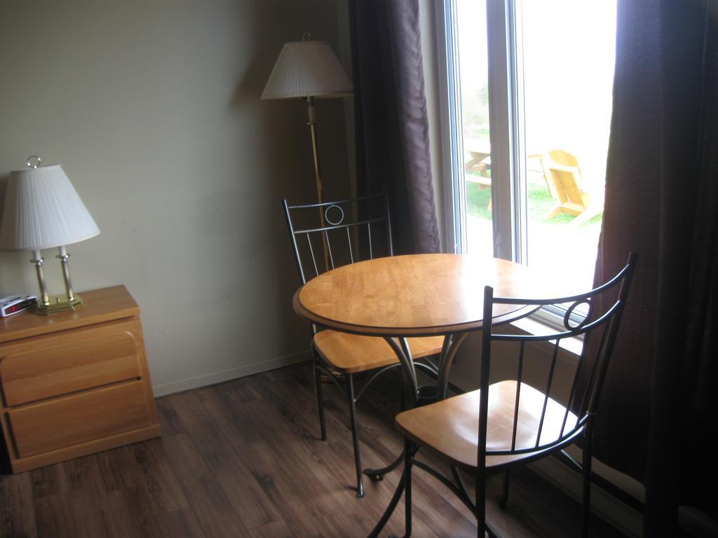 ביי - סאינטה - קתרין Motel De La Pointe Aux Bouleaux מראה חיצוני תמונה