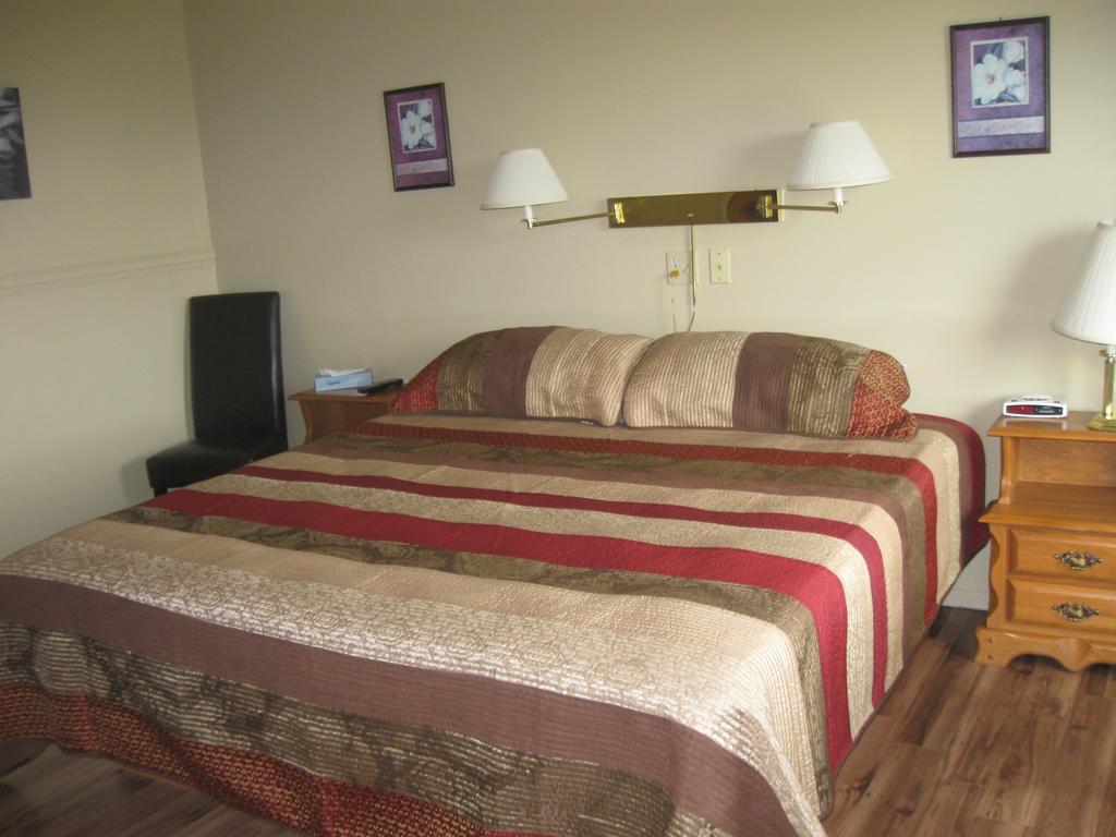 ביי - סאינטה - קתרין Motel De La Pointe Aux Bouleaux מראה חיצוני תמונה