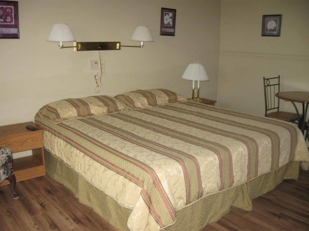ביי - סאינטה - קתרין Motel De La Pointe Aux Bouleaux מראה חיצוני תמונה